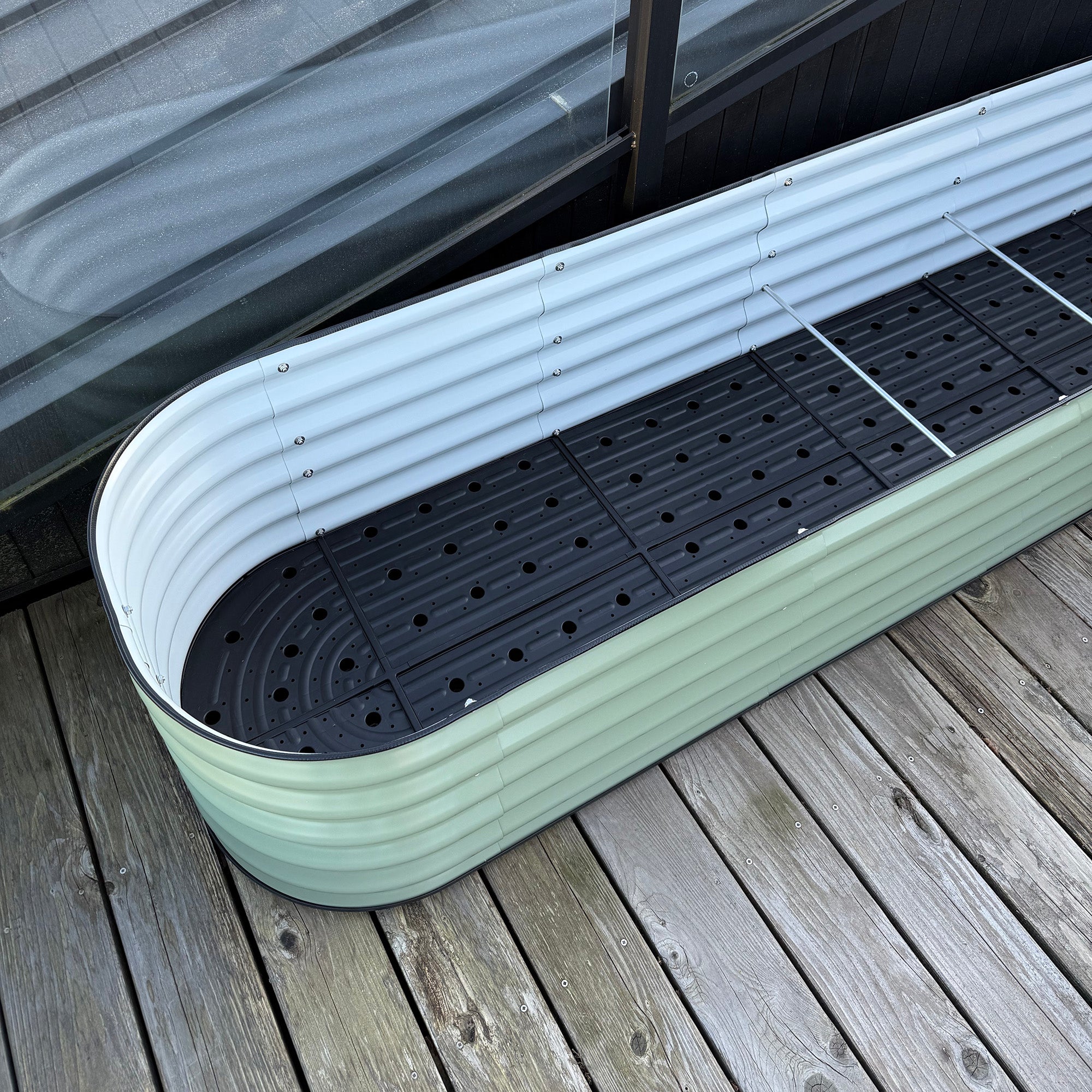 Self-watering wicking cell bottom assembled - top view